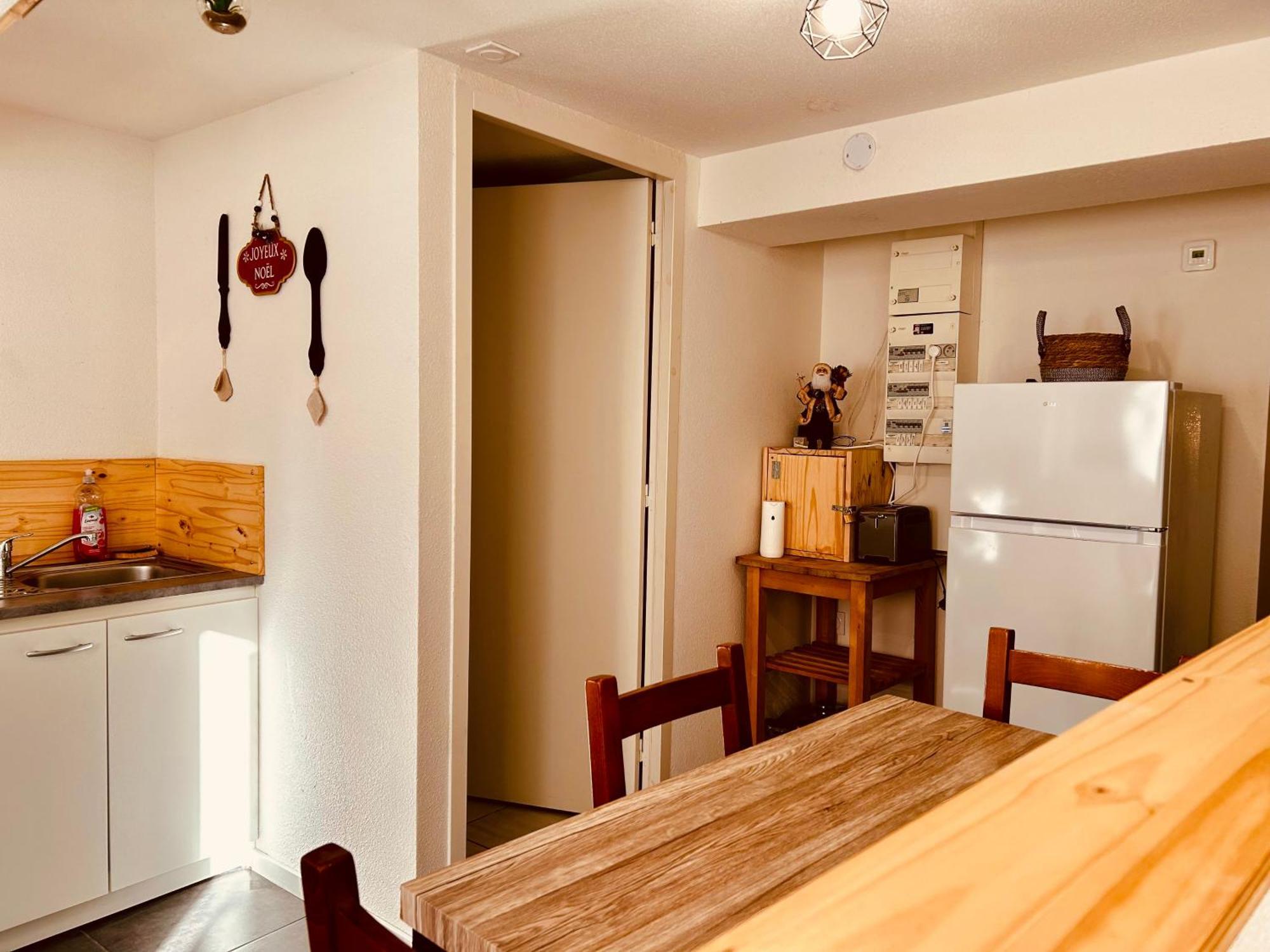 La Cave Aux Lumieres - Proche Centre-Ville - 2 Chambres - Wifi Renaison Εξωτερικό φωτογραφία